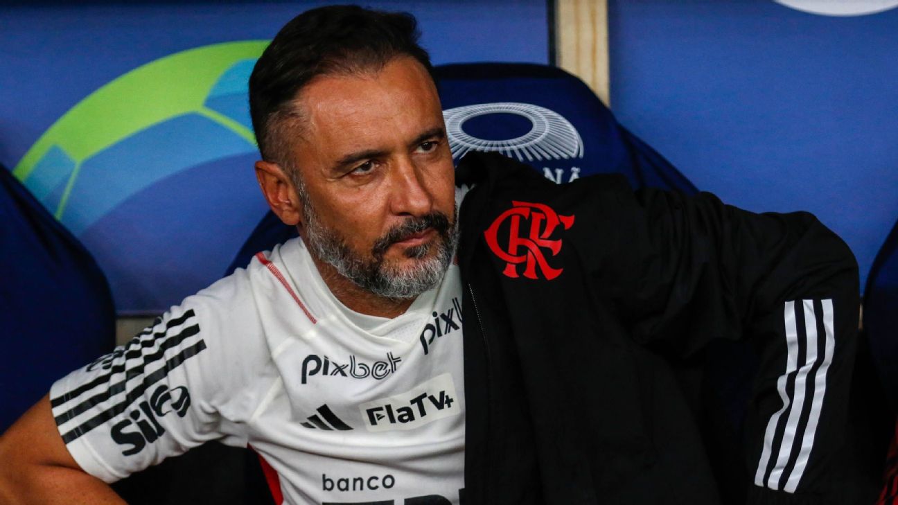 Não perco tempo”: Vítor Pereira ironiza ao ser questionado sobre jogos do futebol  brasileiro