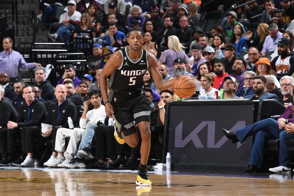Kings' Fox named first Clutch Player of Year