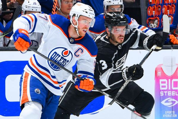 Oilers not ruling out McDavid for outdoor game