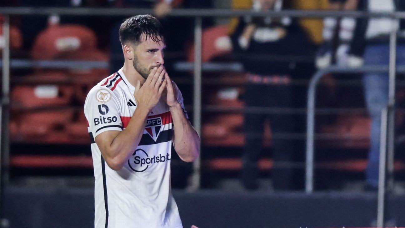 Calleri avalia adiar cirurgia para ajudar São Paulo no Brasileirão