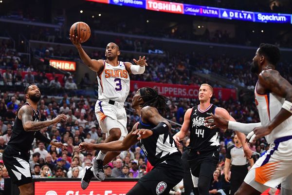 ‘So many open shots’: CP3 closes strong vs. Clips