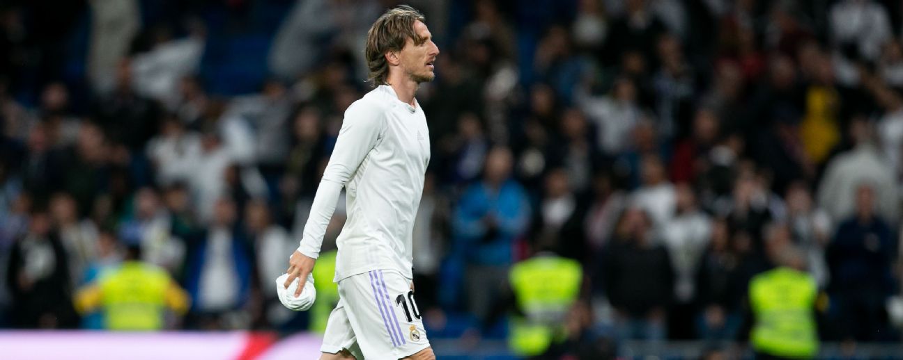 2022-23 Real Madrid Home Shirt Modrić #10