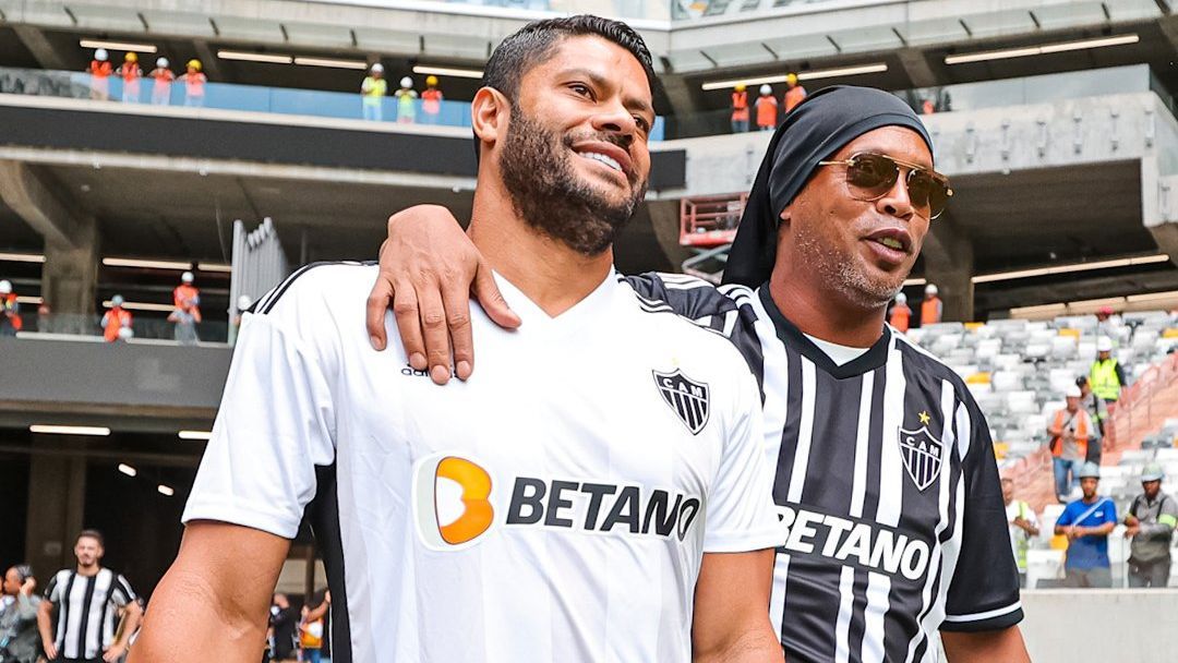 Atlético-MG confirma Ronaldinho Gaúcho em “jogo das lendas“ na