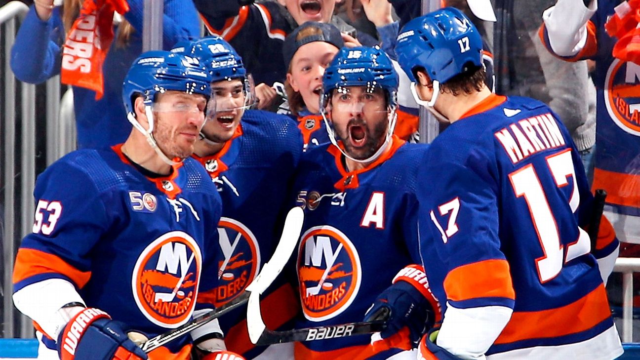 Follow live: Islanders look to stay alive in first-round series vs. Hurricanes