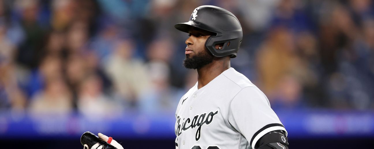 Chicago White Sox CF Luis Robert out 12-16 weeks with right hip flexor tear  - ESPN