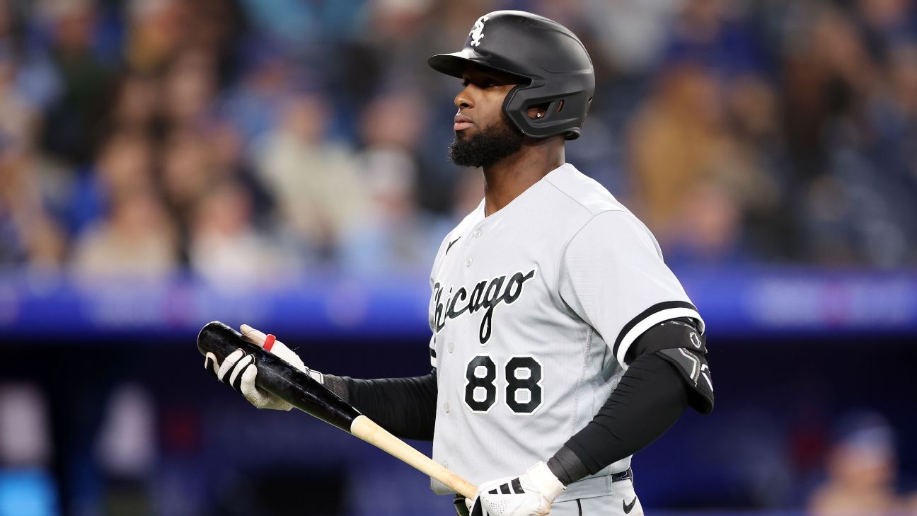 White Sox bench OF Luis Robert for not running out grounder