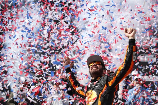 Points leader Truex re-signs with JGR for 2024
