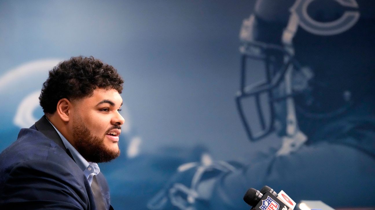 How The Experts Graded the Chicago Bears' Darnell Wright Pick