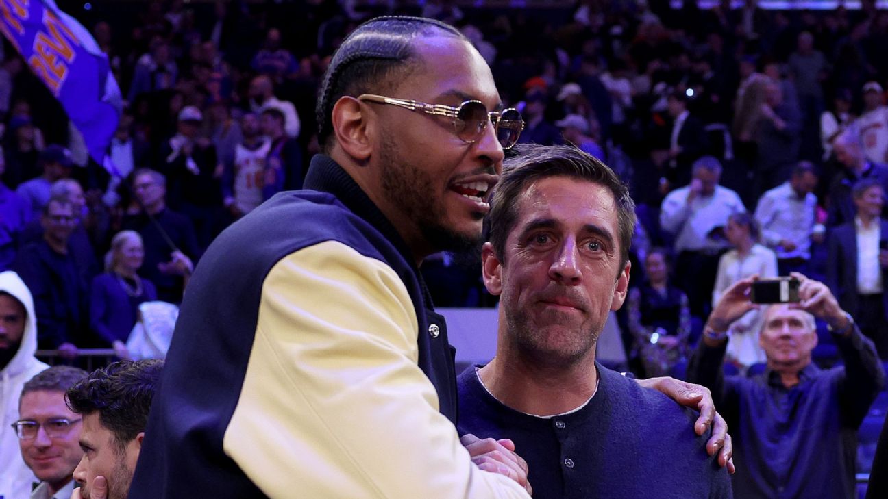 Aaron Rodgers, Sauce Gardner take in Knicks vs. Heat playoff game