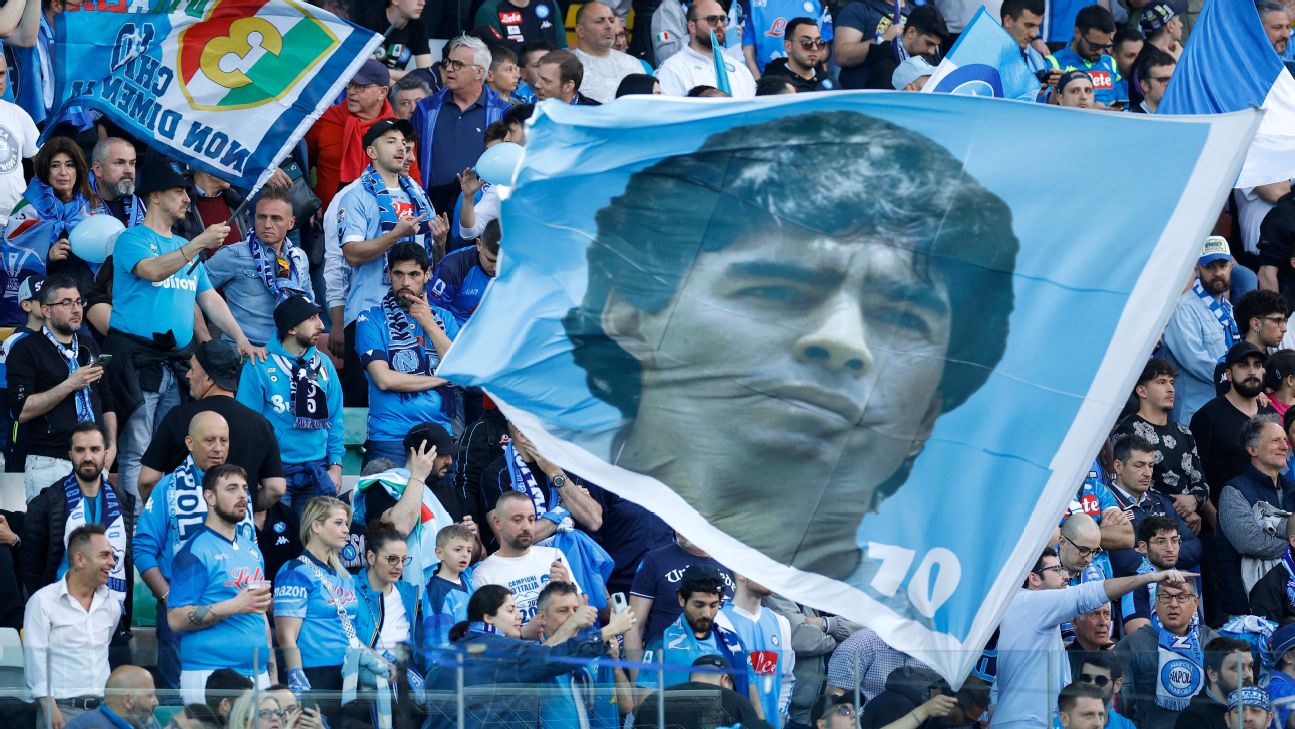 Serie A » acutalités » AC Milan pull five points clear in Serie A as  tributes paid to Maradona