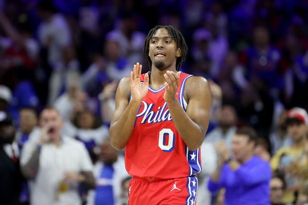 Tyrese Maxey out 3-4 weeks with left foot fracture for Sixers, who