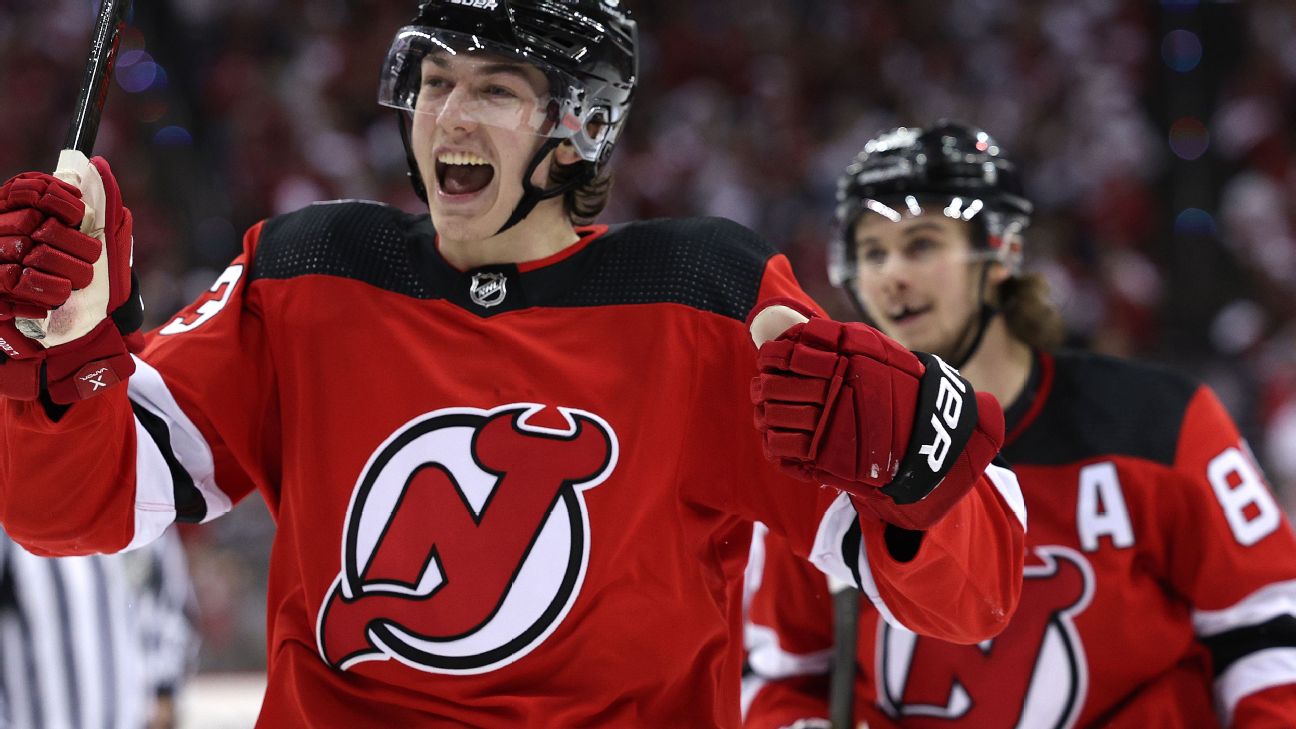 Rookie Luke Hughes delivers 'a great night,' Devils win Game 3 ABC11