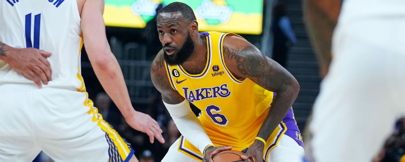 Follow live: With backs against the wall, Warriors look to stay alive against Lakers