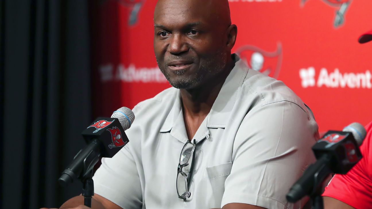 Buccaneers head coach Todd Bowles earns bachelor's degree from Mount St.  Mary's University