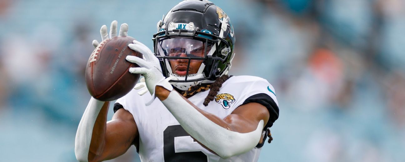 Jacksonville Jaguars cornerback Chris Claybrooks (6) looks up at a