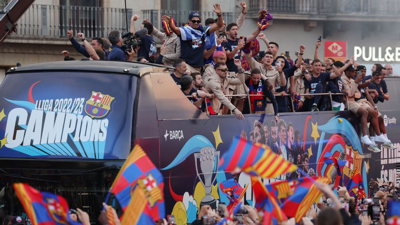 Barca fans out in force for title winners’ parade