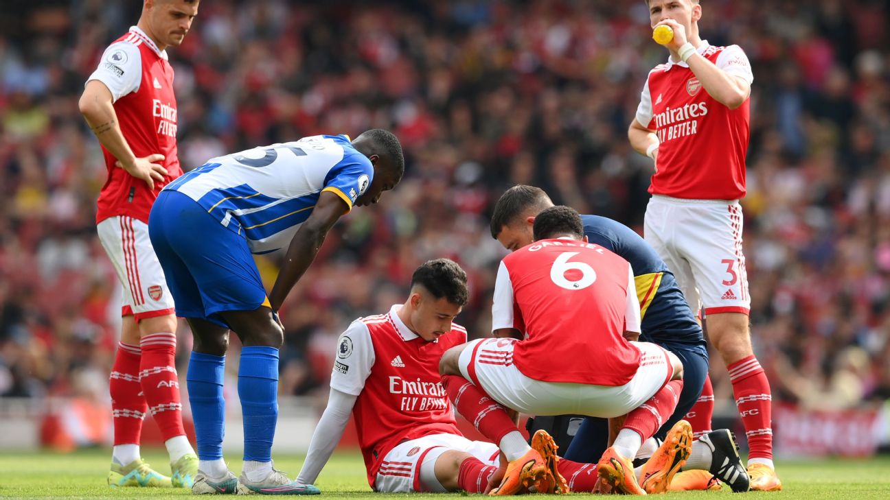 Gabriel Martinelli marca na reta final e Arsenal vence o