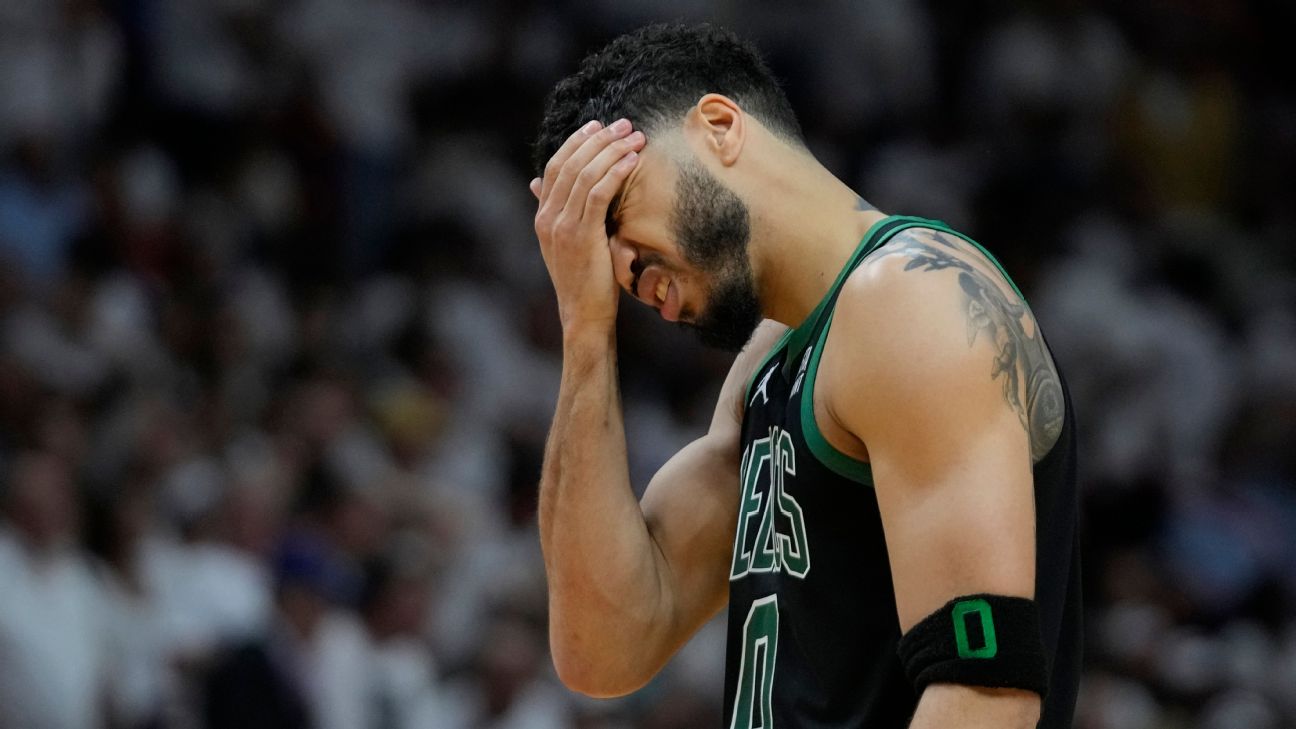 Celtics collapse in third quarter, lose Game 2 of NBA Finals to