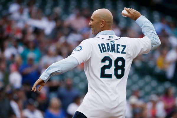 Dodgers rehire Ibanez to front office role