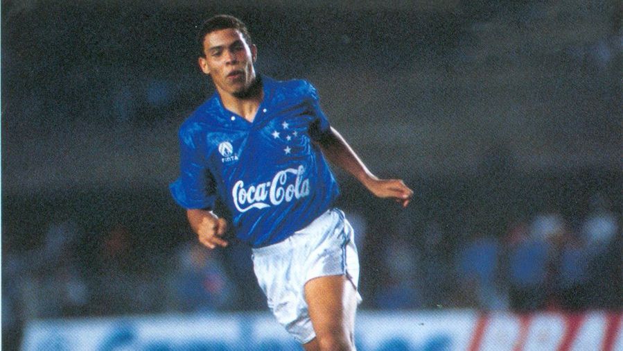 Ronaldo con 17 años en Cruzeiro contra Nacional Supercopa 1993 - ESPN