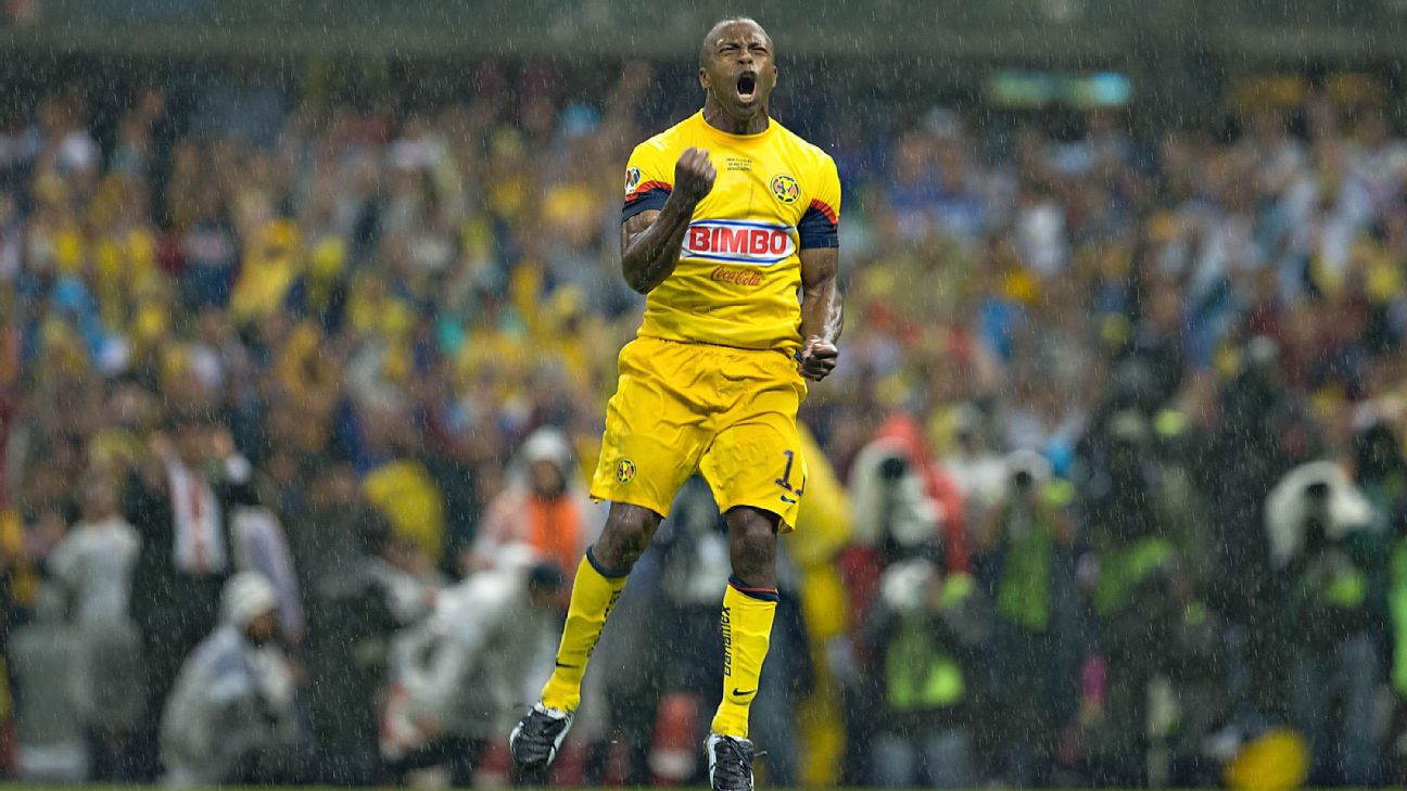 Ecuatorianos recuerdan a Chucho Benítez previo a su duelo vs México