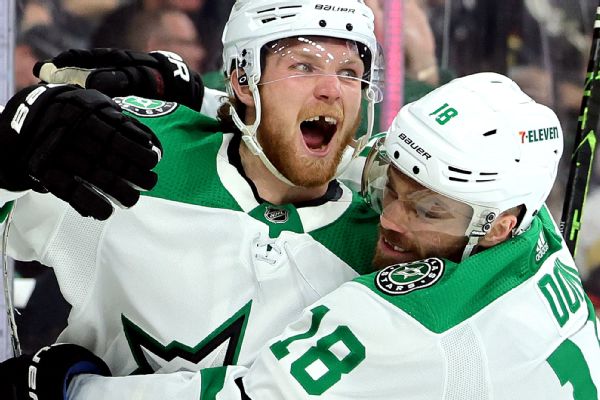 Stars re-sign Dellandrea, 22, to one-year deal
