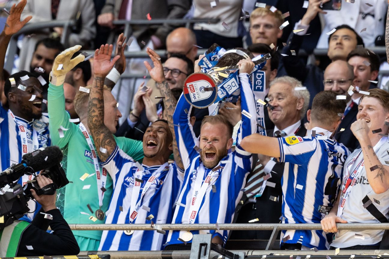 【正規品】シェフィールド・ウェンズデー　Sheffield Wednesday Yahoo!オークション -「シェフィールドウェンズデイ」(ウエア