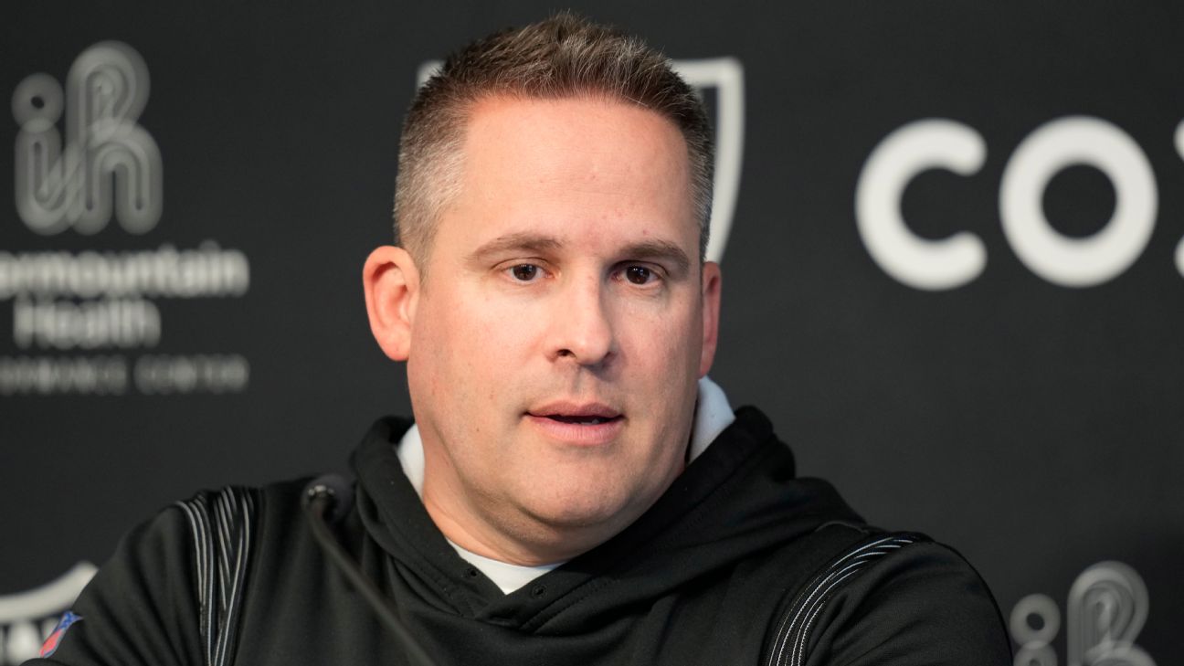 McDaniels: 'No anxiety' over Raiders' QB situation