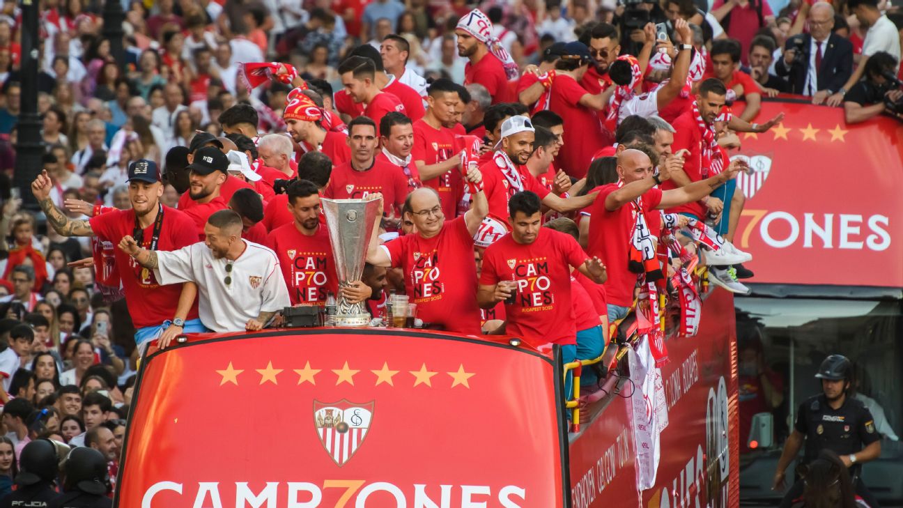 BUFANDA DE FUTBOL MATCH UEFA EUROPA LEAGUE SEVILLA FC Y