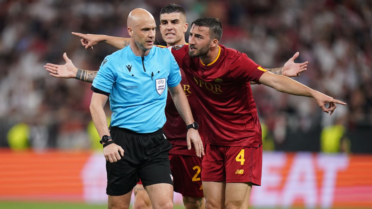Roma fans condemned for harassing Europa League final referee