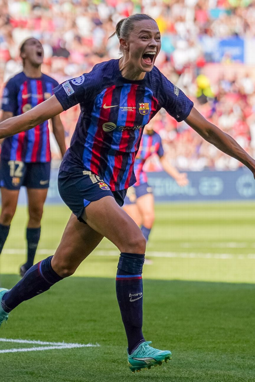 Barca takes the lead : r/WomenSoccerLegs