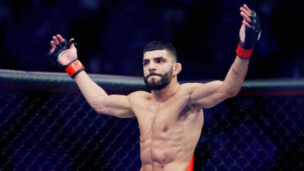 'I want to be next': Albazi wins, seeks title fight