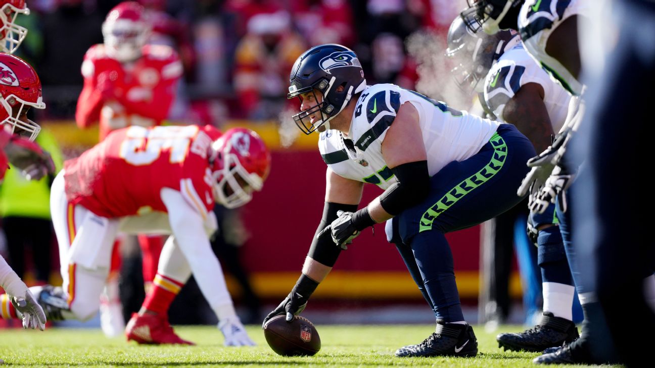 Austin Blythe retires. Pete Carroll Seahawks must fix center