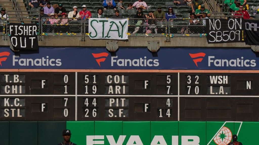 Oakland A's fans execute reverse boycott at the Coliseum