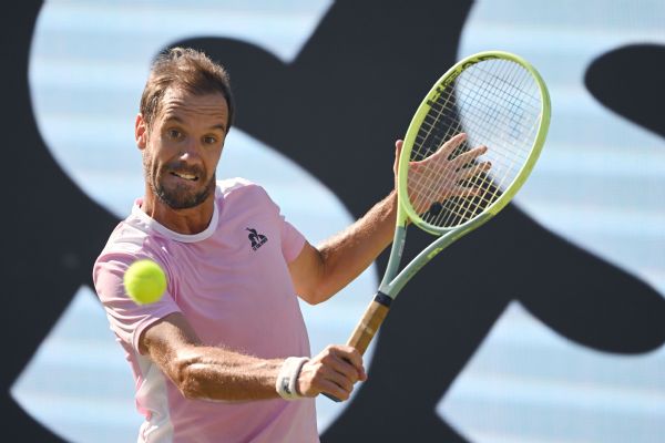 Gasquet stuns top-seeded Tsitsipas in Stuttgart