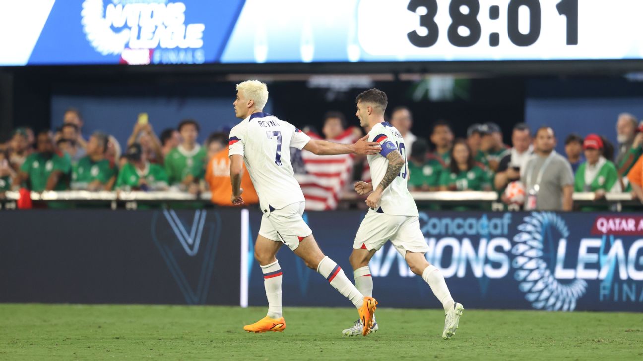 Red cards fly as U.S. trounces Mexico in NL semi