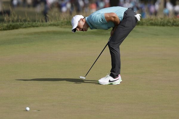 Rory rues cold putter after falling 1 stroke short