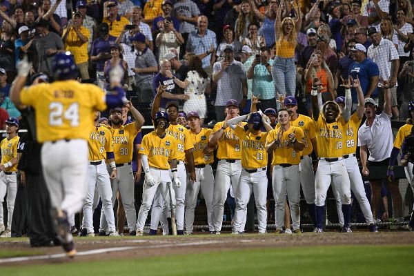 11th-inning HR keys LSU’s Game 1 win in MCWS