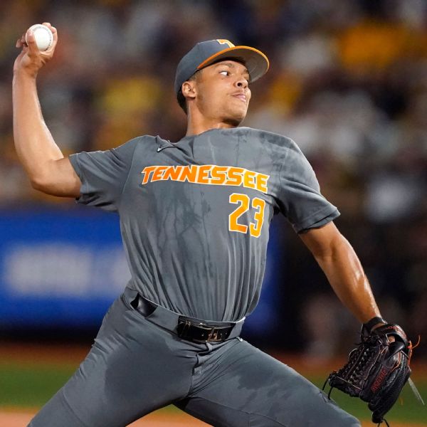 Tennessee standout reliever Burns enters portal