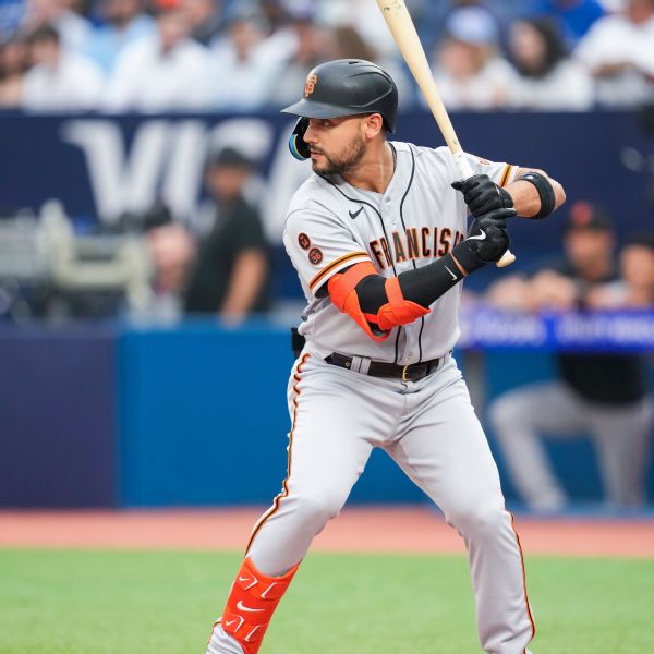 Giants' Lee exits with hurt shoulder; MRI on tap