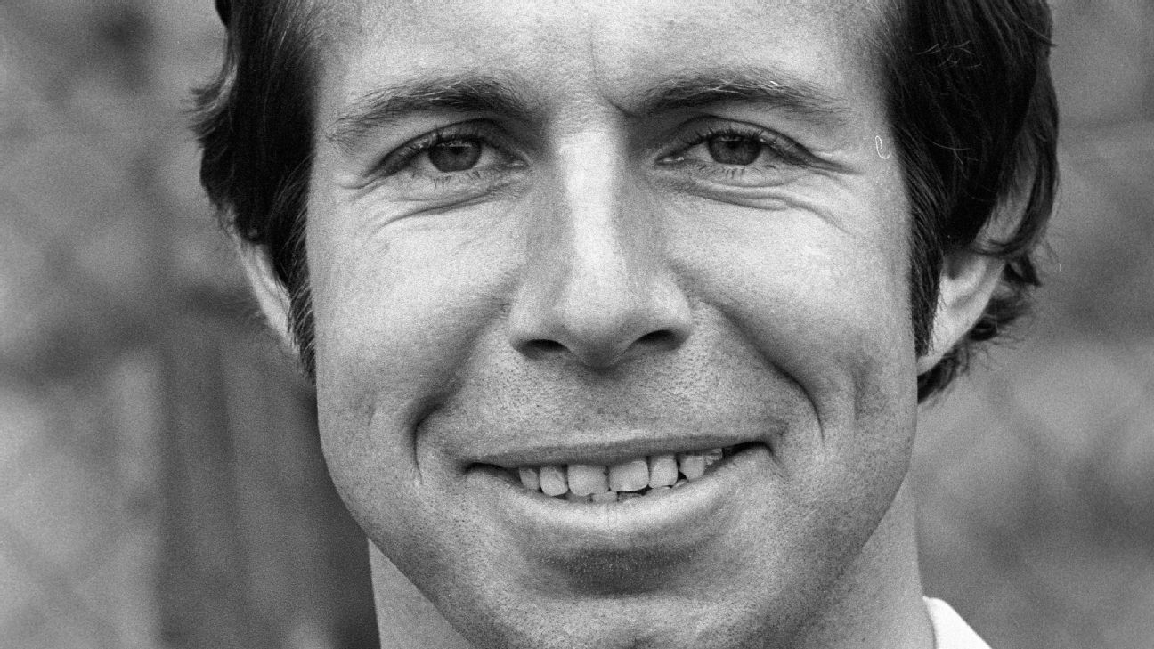 FC Twenteicoon Theo Pahlplatz overleden gemist? Kijk het hier.