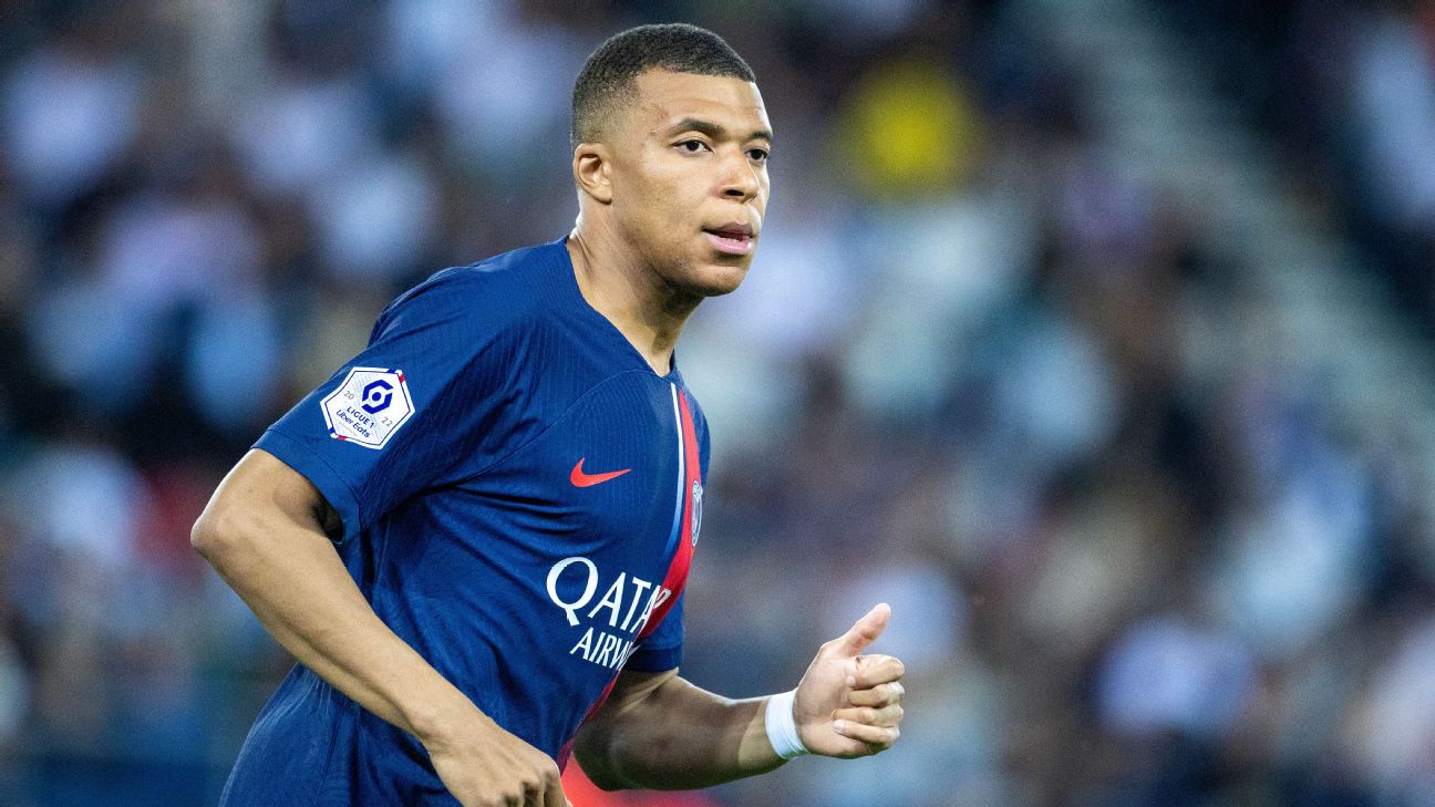 PSG chief to Mbappé: Sign new deal or leave