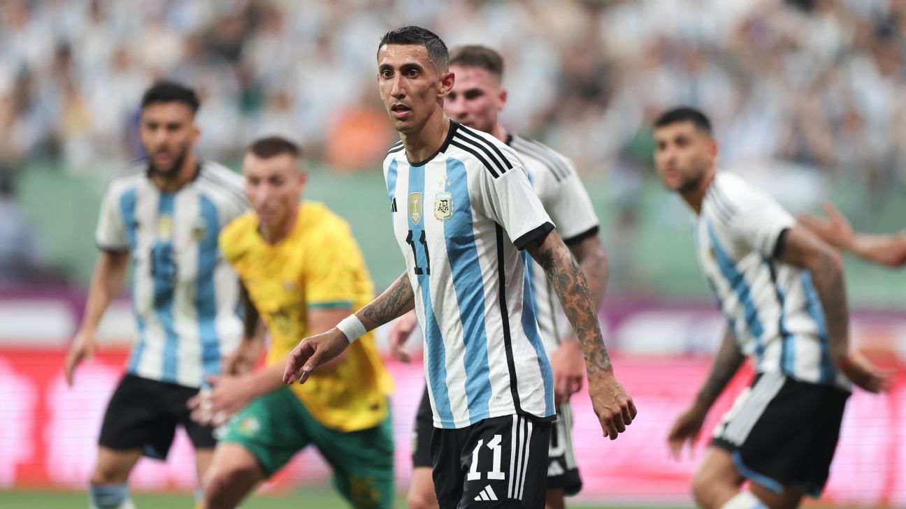 Angel Di Maria returns to Benfica as free agent