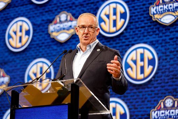 Sankey 'disappointed' in CFP ranking backlash
