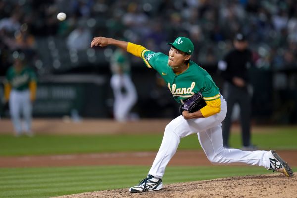 Orioles acquire right-hander Fujinami from A's