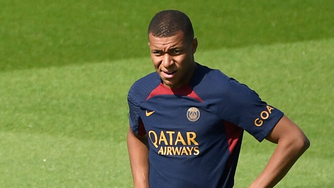 Paris mayor slams PSG over Mbappe treatment