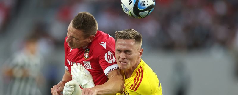 Reynolds intervenes in Man Utd-Wrexham dispute