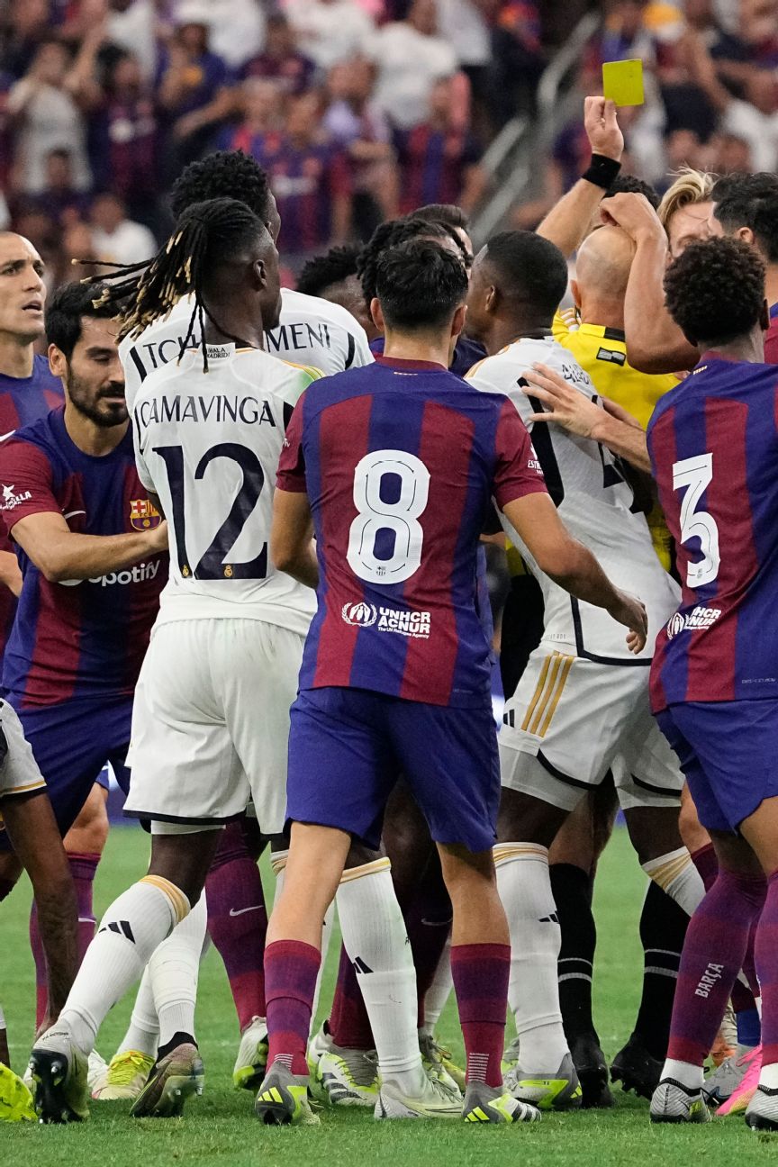 Barca and the woodwork defeat Real in Texas 'clasico'