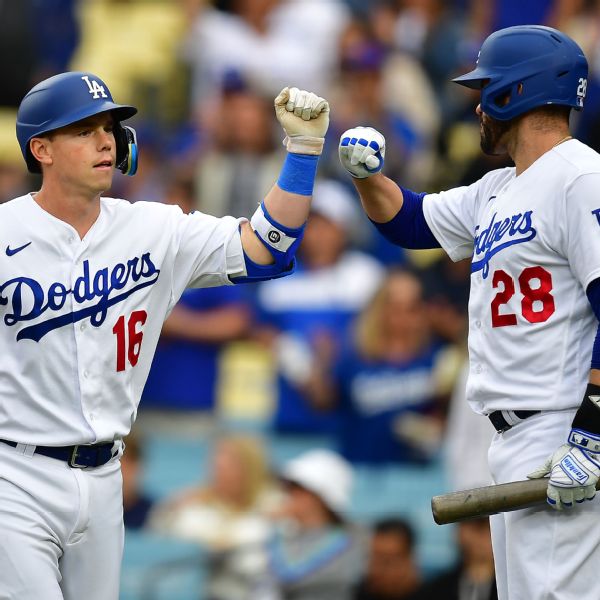 Dodgers’ Martinez, Smith leave loss to Reds early | The Game Nashville