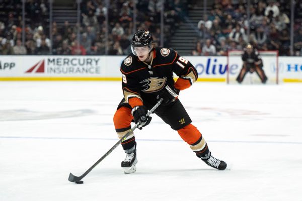 All-Star Terry agrees to 7-year deal with Ducks